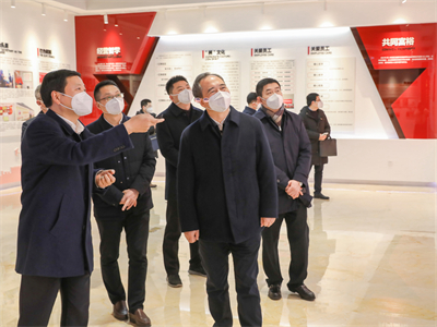 2023年1月，浙江省委常委、組織部長王成來紅獅集團調(diào)研企業(yè)黨建、“未來工廠”、人才建設(shè)等工作